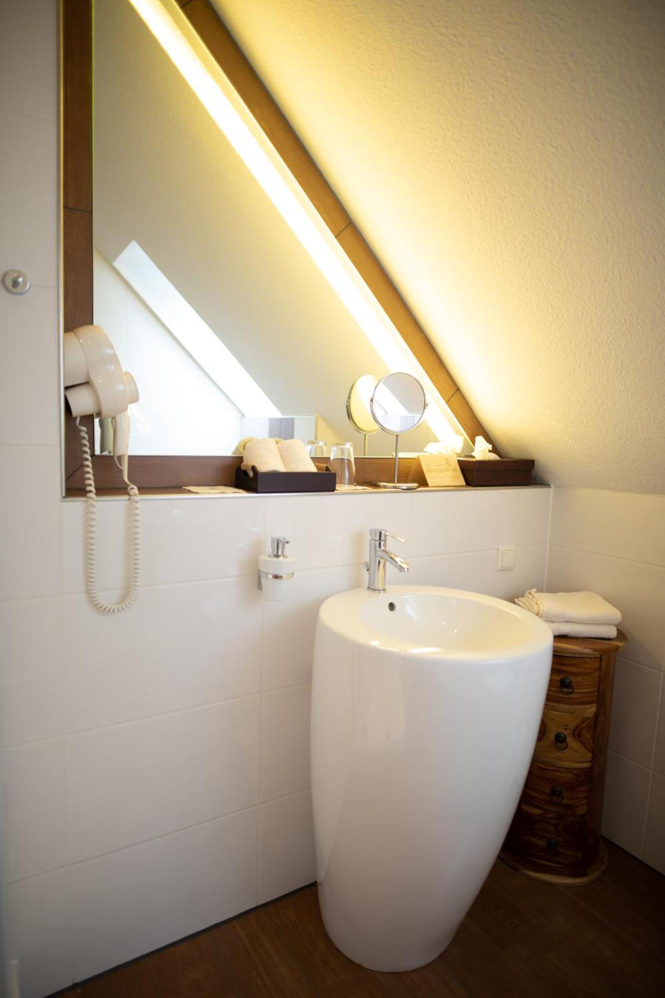 Vier Jahreszeiten Rooms Husum  Eksteriør bilde